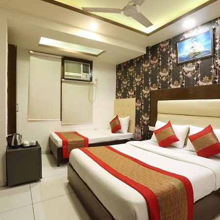 Hotel Qualia Suites At Delhi Airport Új-Delhi Kültér fotó