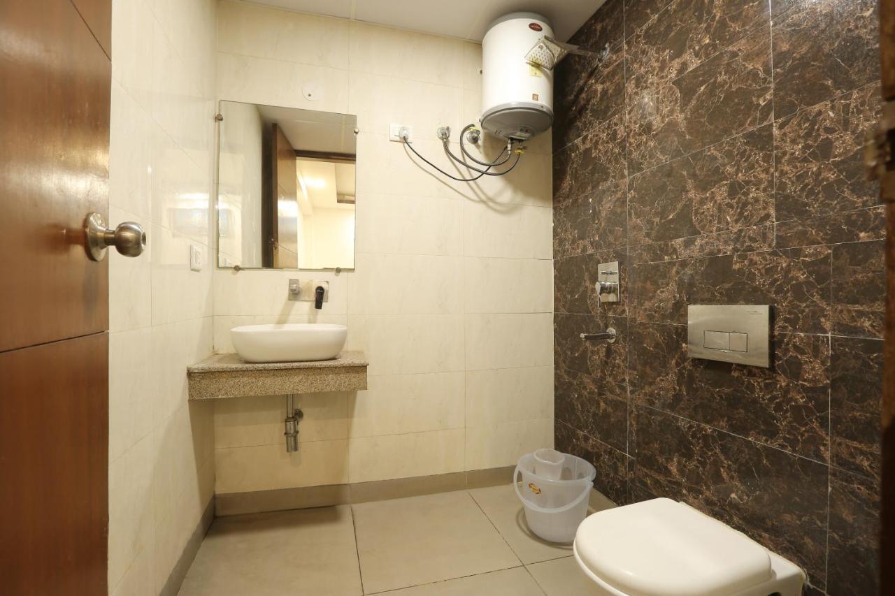 Hotel Qualia Suites At Delhi Airport Új-Delhi Kültér fotó