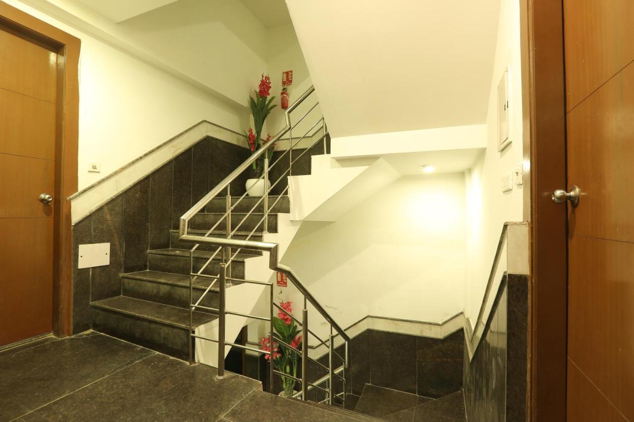Hotel Qualia Suites At Delhi Airport Új-Delhi Kültér fotó