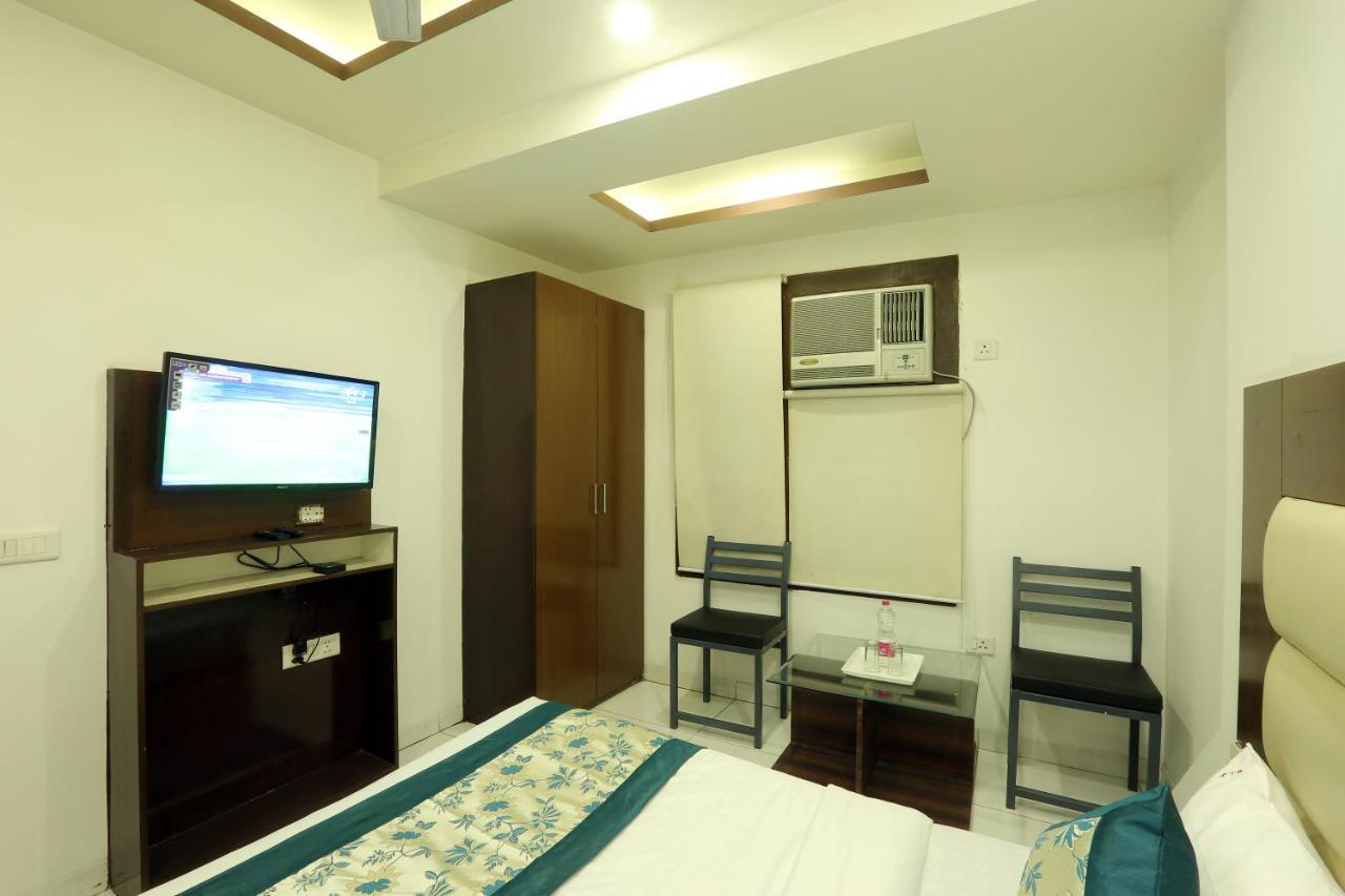 Hotel Qualia Suites At Delhi Airport Új-Delhi Kültér fotó
