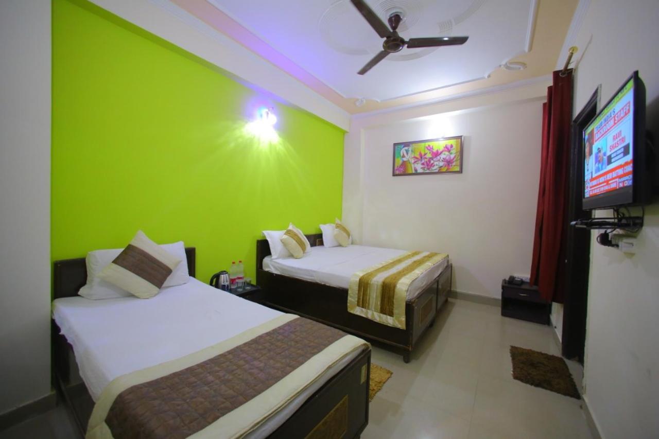 Hotel Qualia Suites At Delhi Airport Új-Delhi Kültér fotó