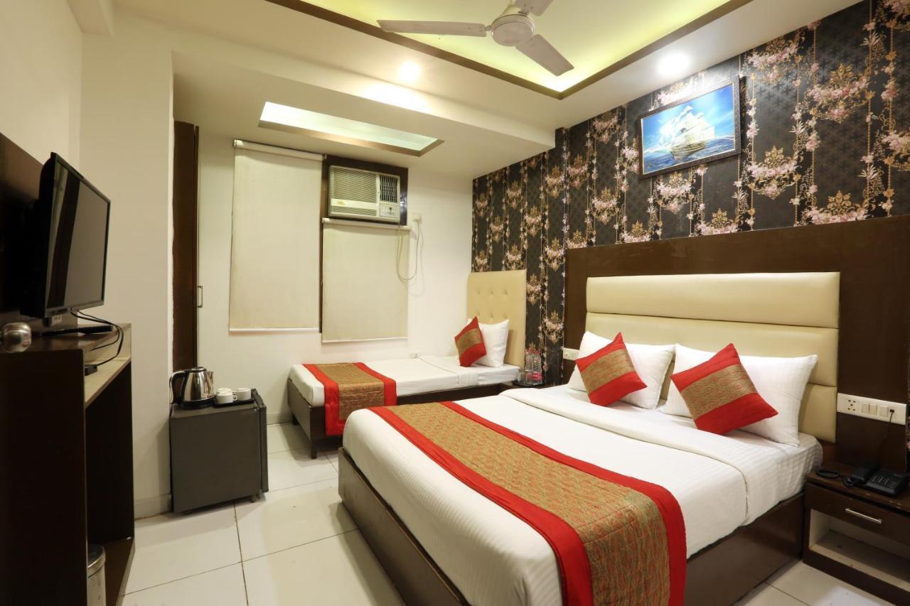 Hotel Qualia Suites At Delhi Airport Új-Delhi Kültér fotó