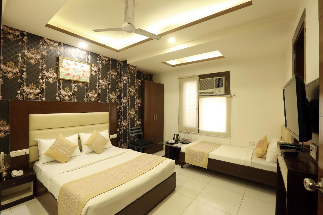 Hotel Qualia Suites At Delhi Airport Új-Delhi Kültér fotó